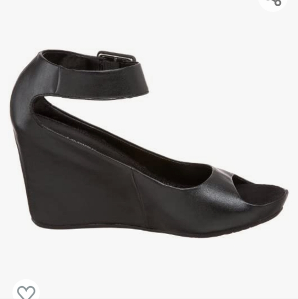 ISO Kenneth Cole Unlisted Women's Web Page Wedge Sandal - Picture 2 of 2